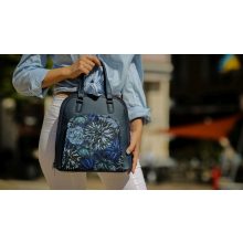 Gilda kézitáska sötétkék/kék virágminta