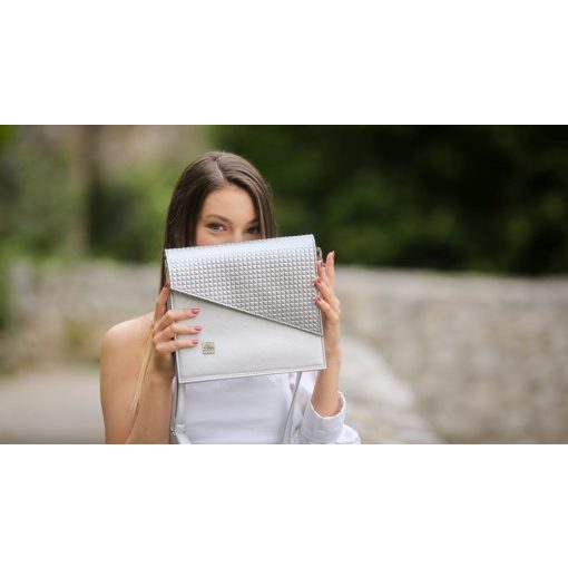 Szófia crossbody táska fehér/ levél minta